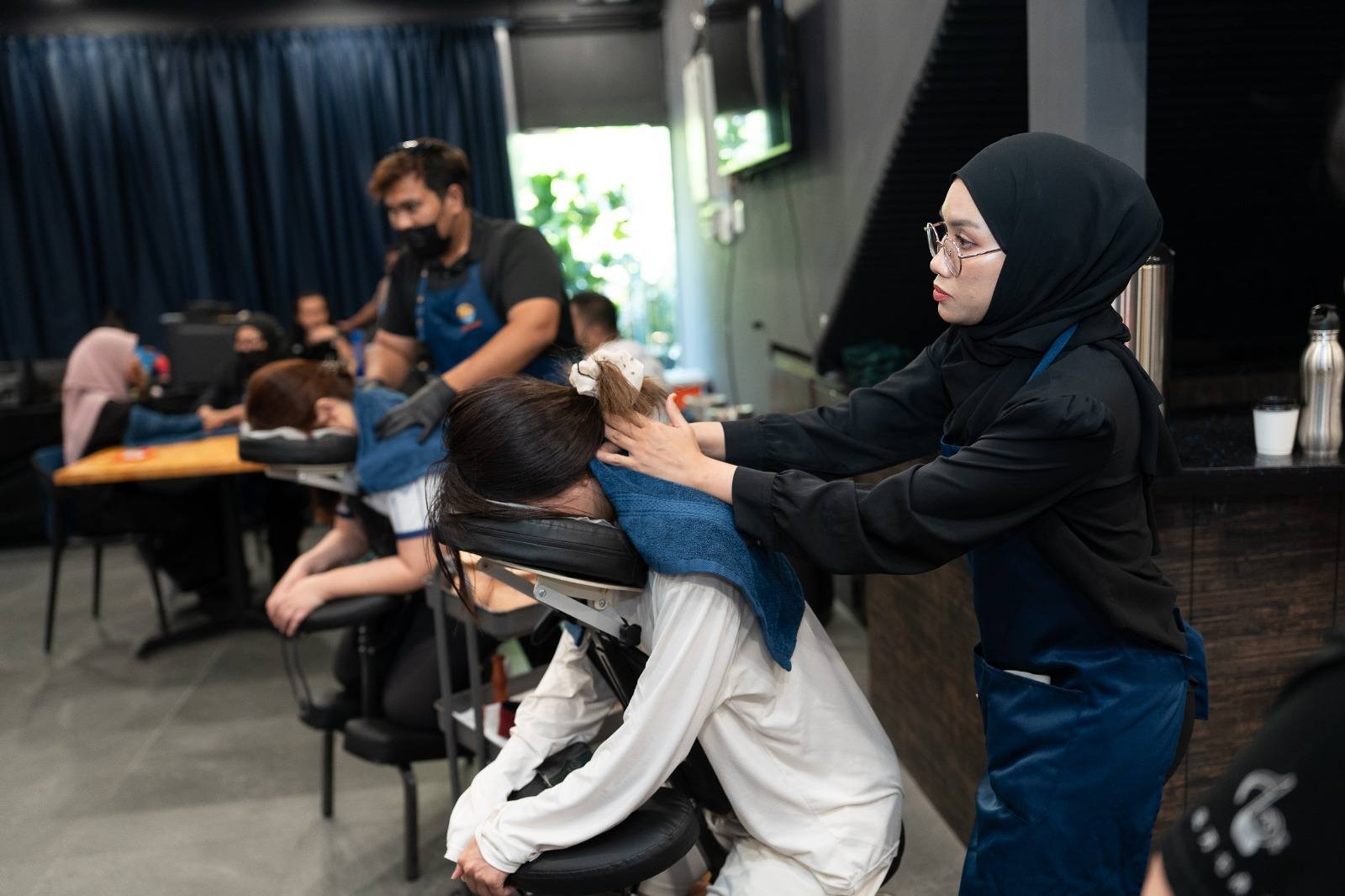 Corporate Massage vs. Spa: What HR Should Know